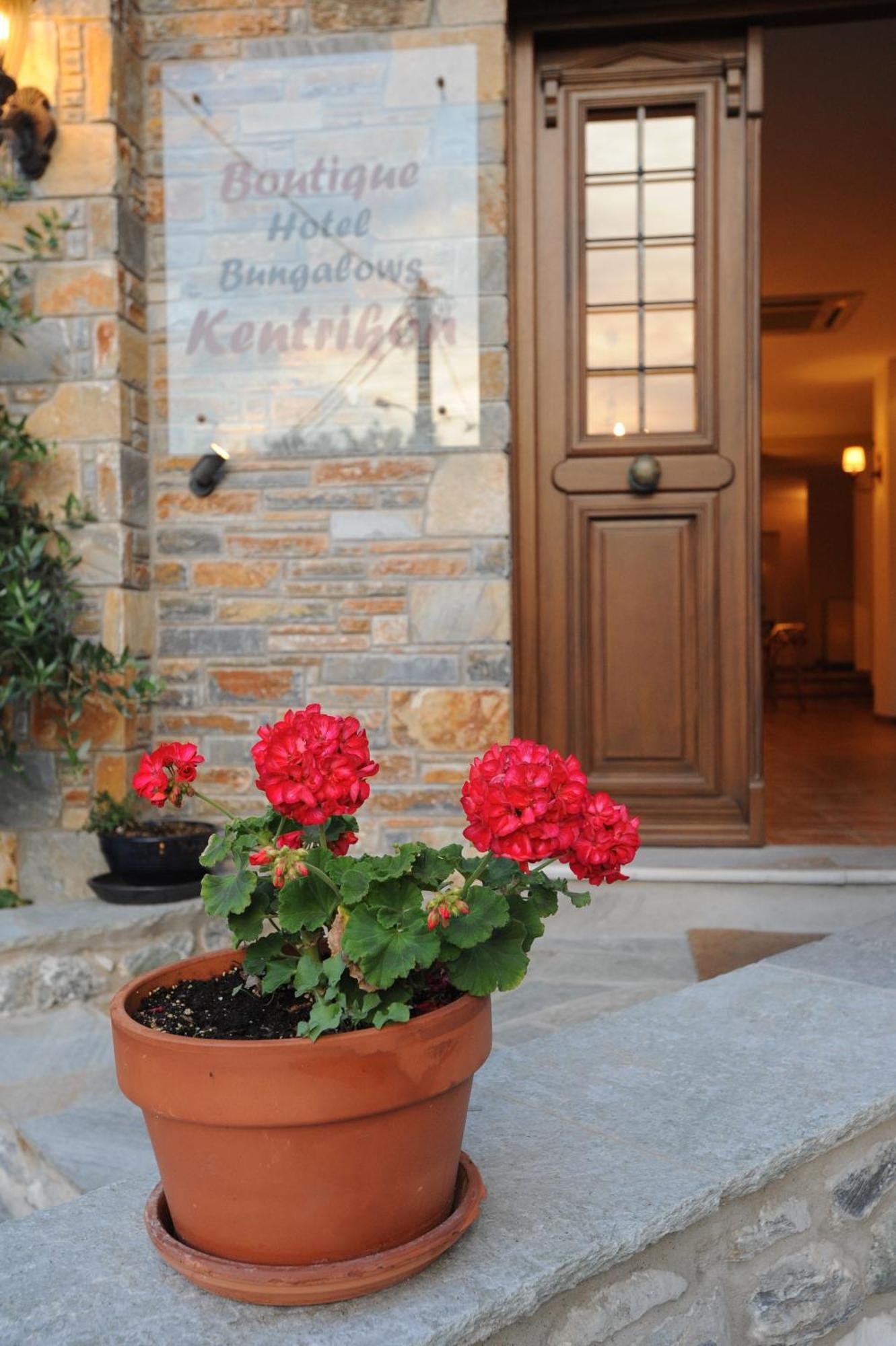 Boutique Hotel Kentrikon & Bungalows Agios Ioannis  Exterior photo