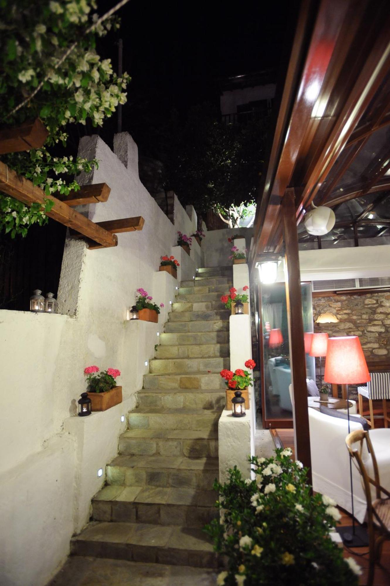 Boutique Hotel Kentrikon & Bungalows Agios Ioannis  Exterior photo