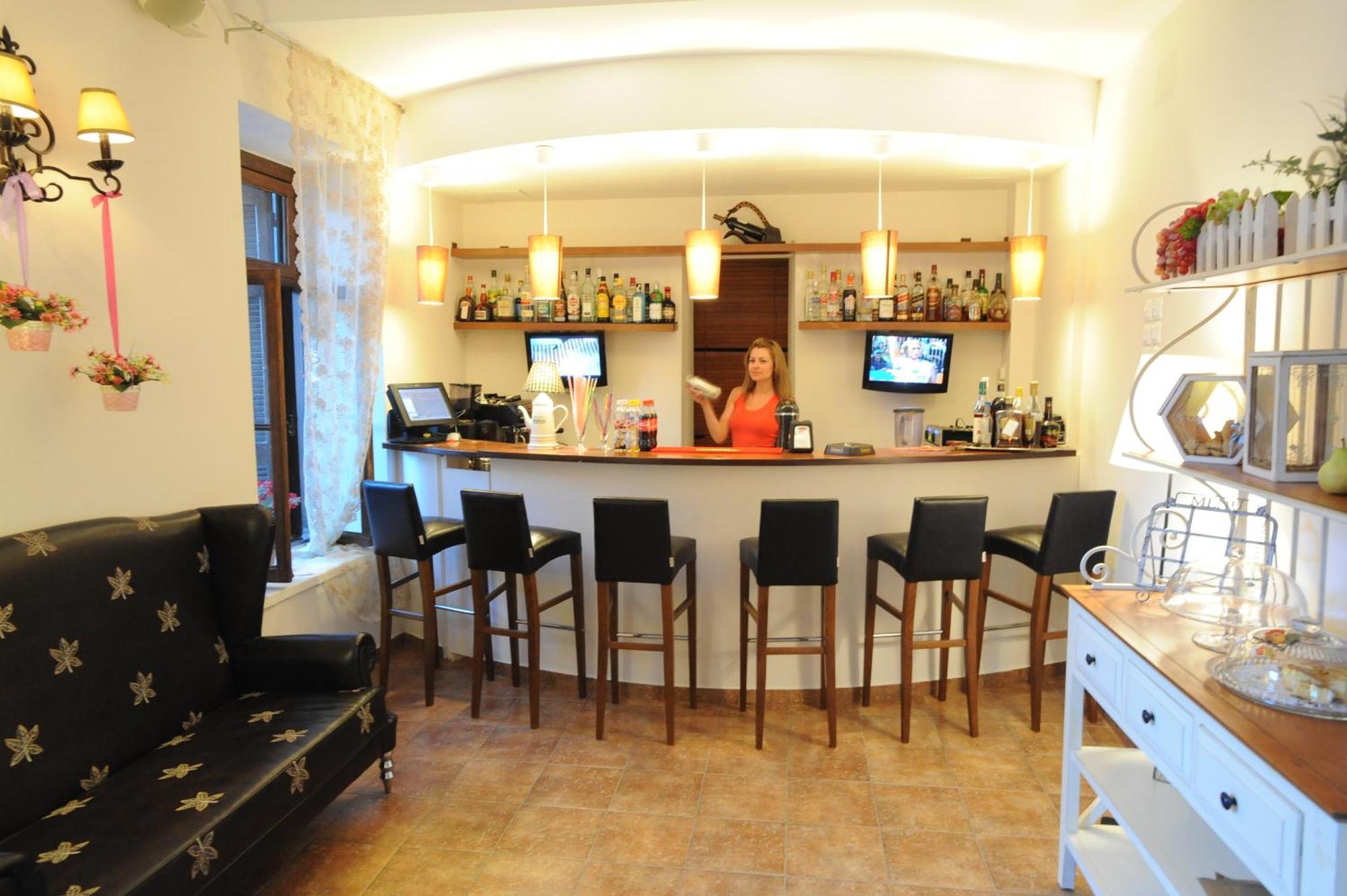 Boutique Hotel Kentrikon & Bungalows Agios Ioannis  Exterior photo