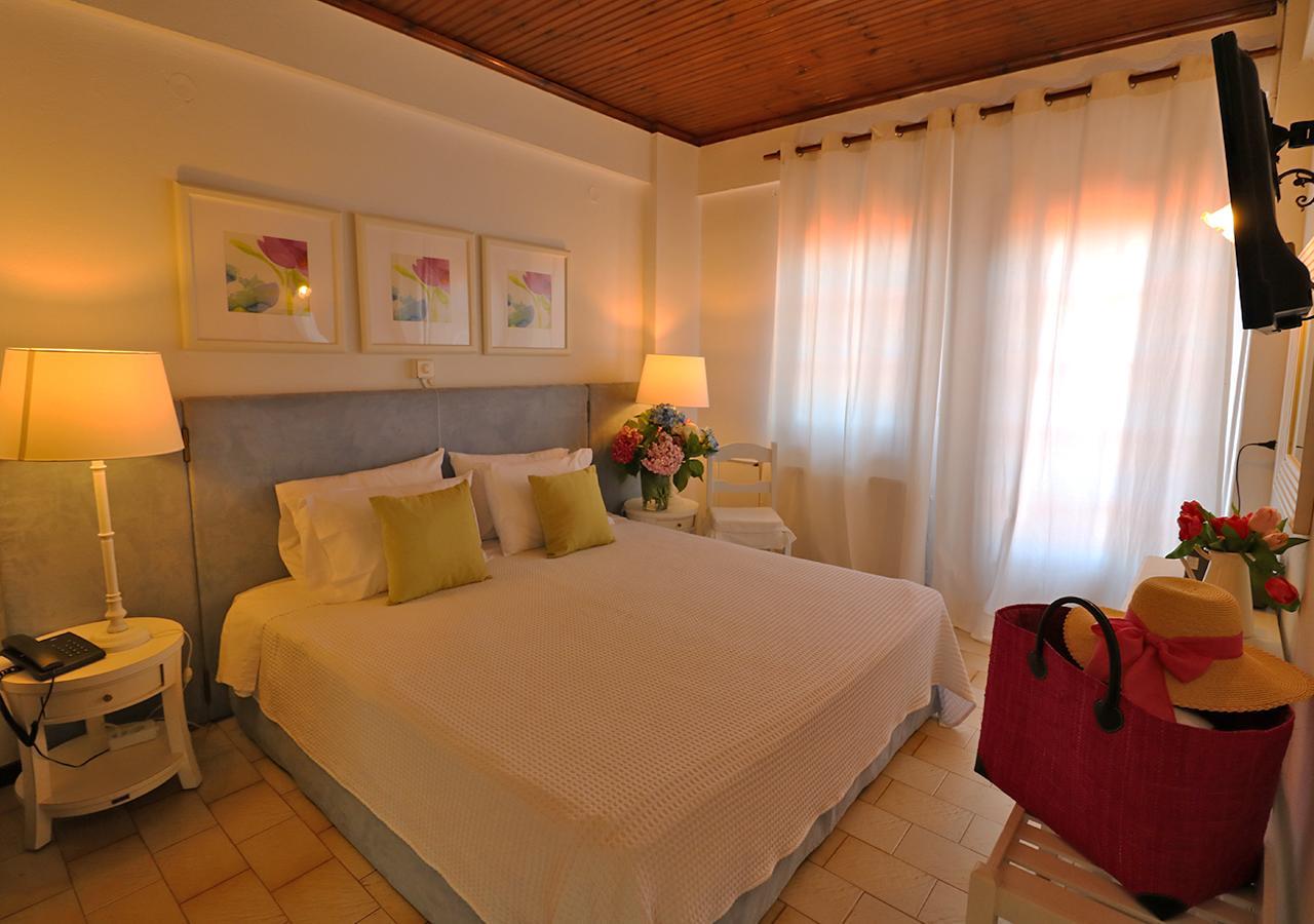 Boutique Hotel Kentrikon & Bungalows Agios Ioannis  Exterior photo